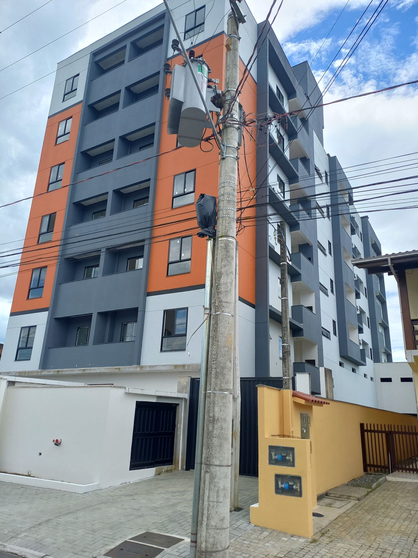 Apartamento à venda com 2 quartos, 63m² - Foto 2