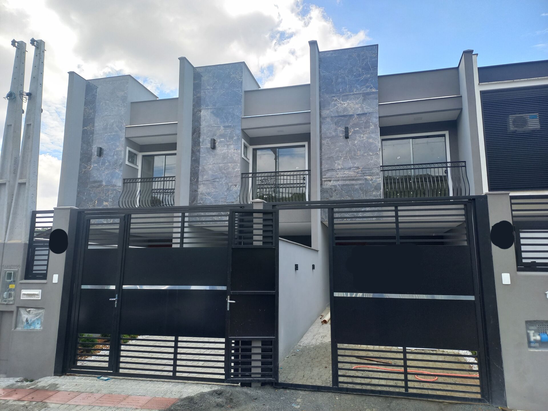 Sobrado à venda com 3 quartos, 120m² - Foto 1