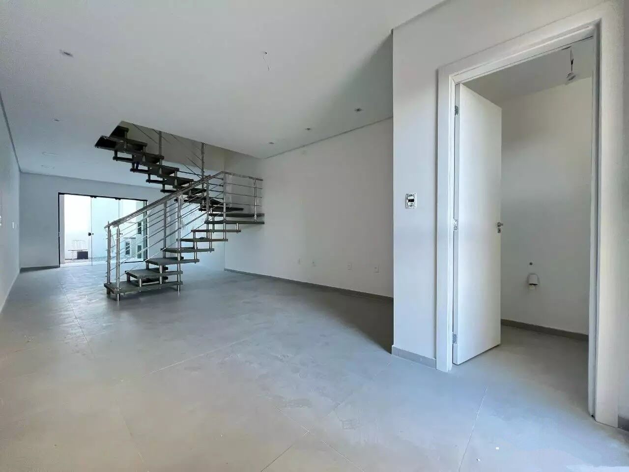 Sobrado à venda com 3 quartos, 110m² - Foto 4