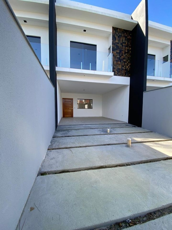 Sobrado à venda com 3 quartos, 134m² - Foto 1