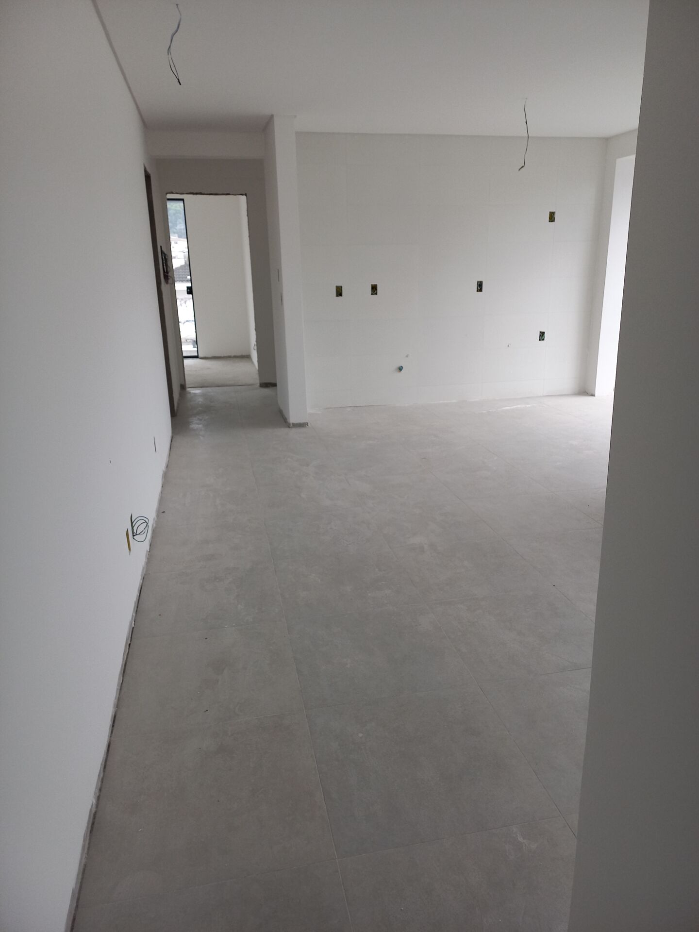 Apartamento à venda com 2 quartos, 75m² - Foto 2