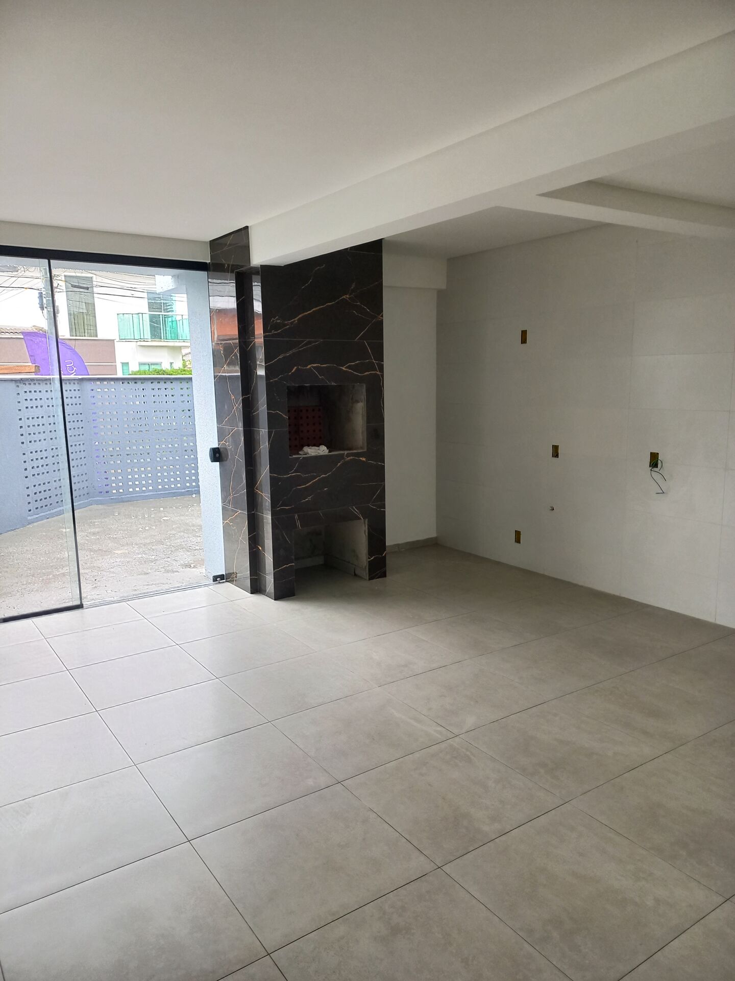 Apartamento à venda com 2 quartos, 75m² - Foto 2