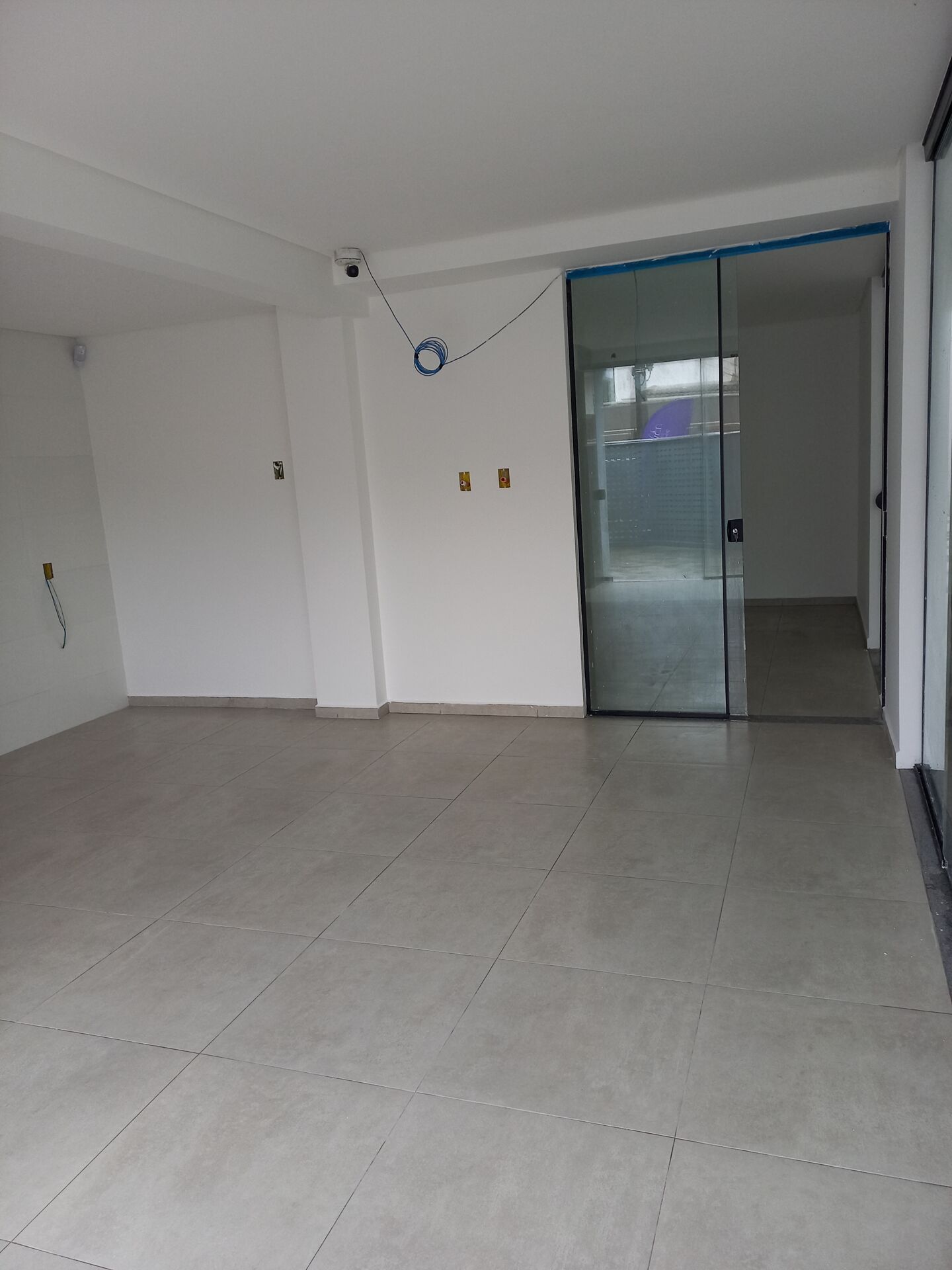 Apartamento à venda com 2 quartos, 75m² - Foto 3