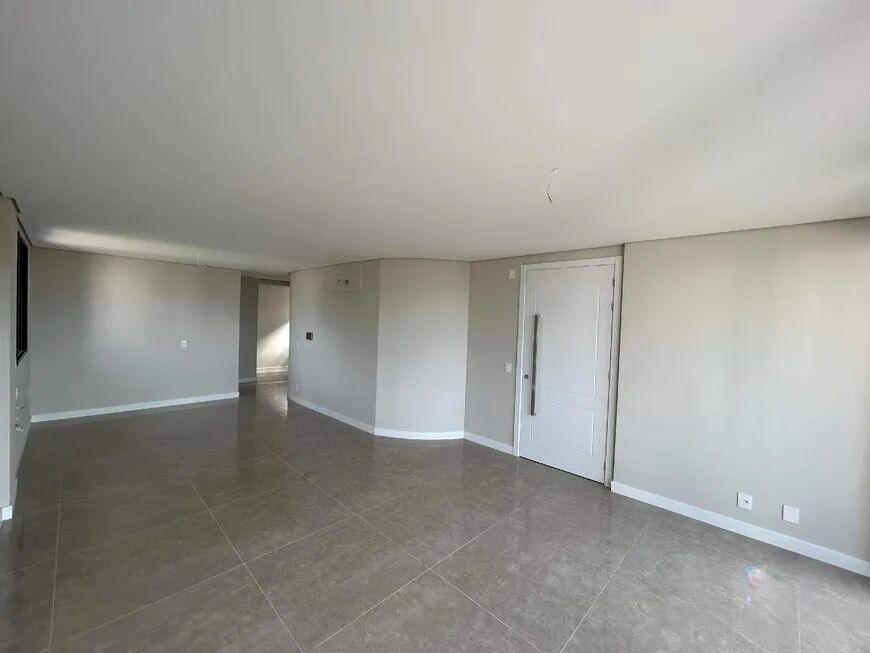 Apartamento à venda com 3 quartos, 124m² - Foto 4