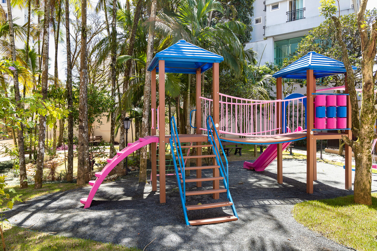 Apartamento à venda com 3 quartos, 121m² - Foto 4