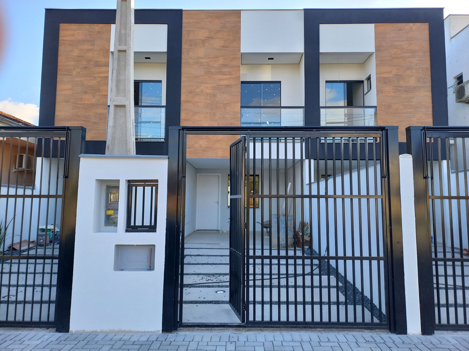 Sobrado à venda com 3 quartos, 104m² - Foto 1