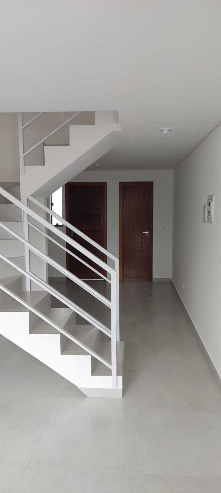 Sobrado à venda com 2 quartos, 64m² - Foto 2