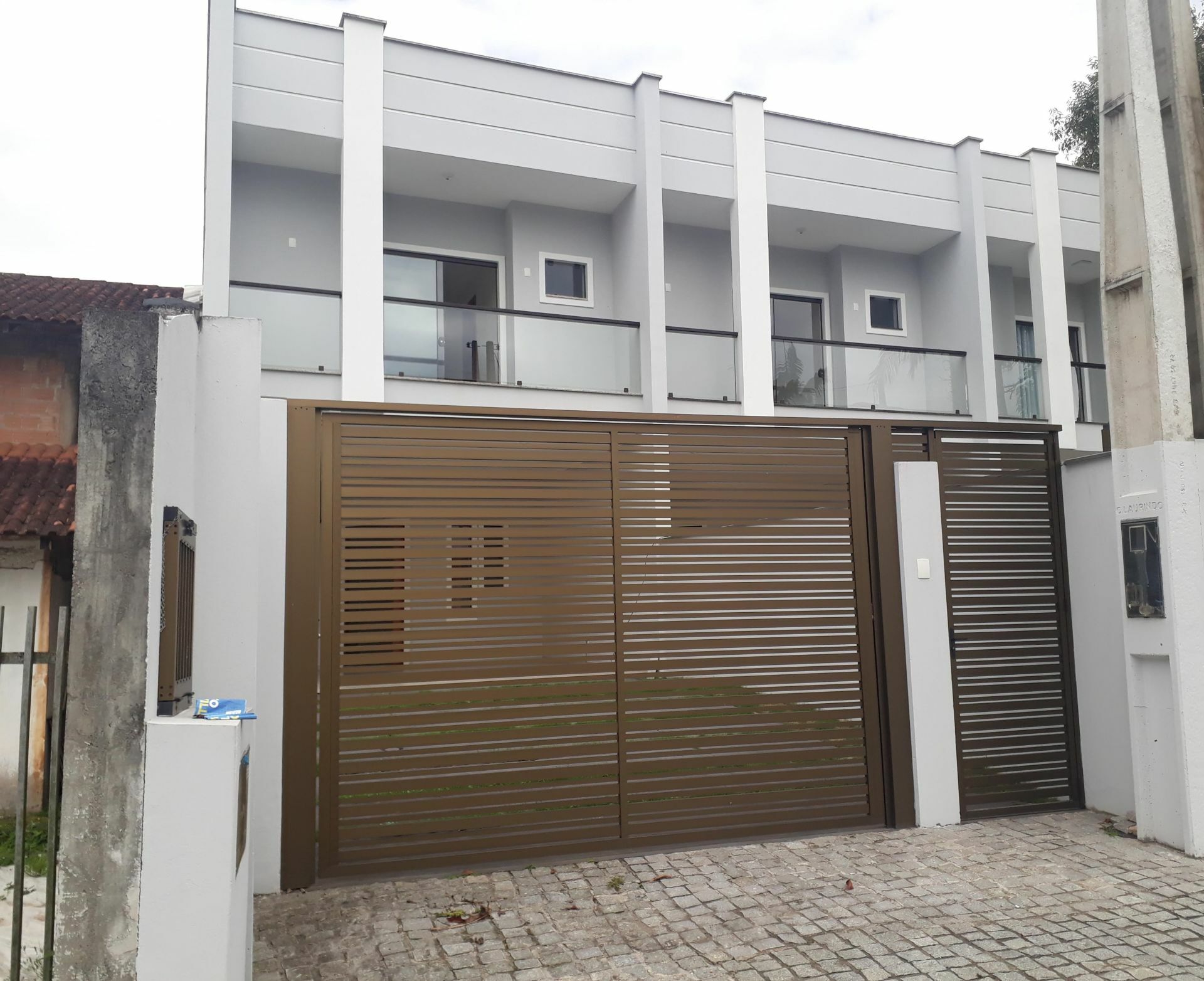 Sobrado à venda com 3 quartos, 137m² - Foto 1