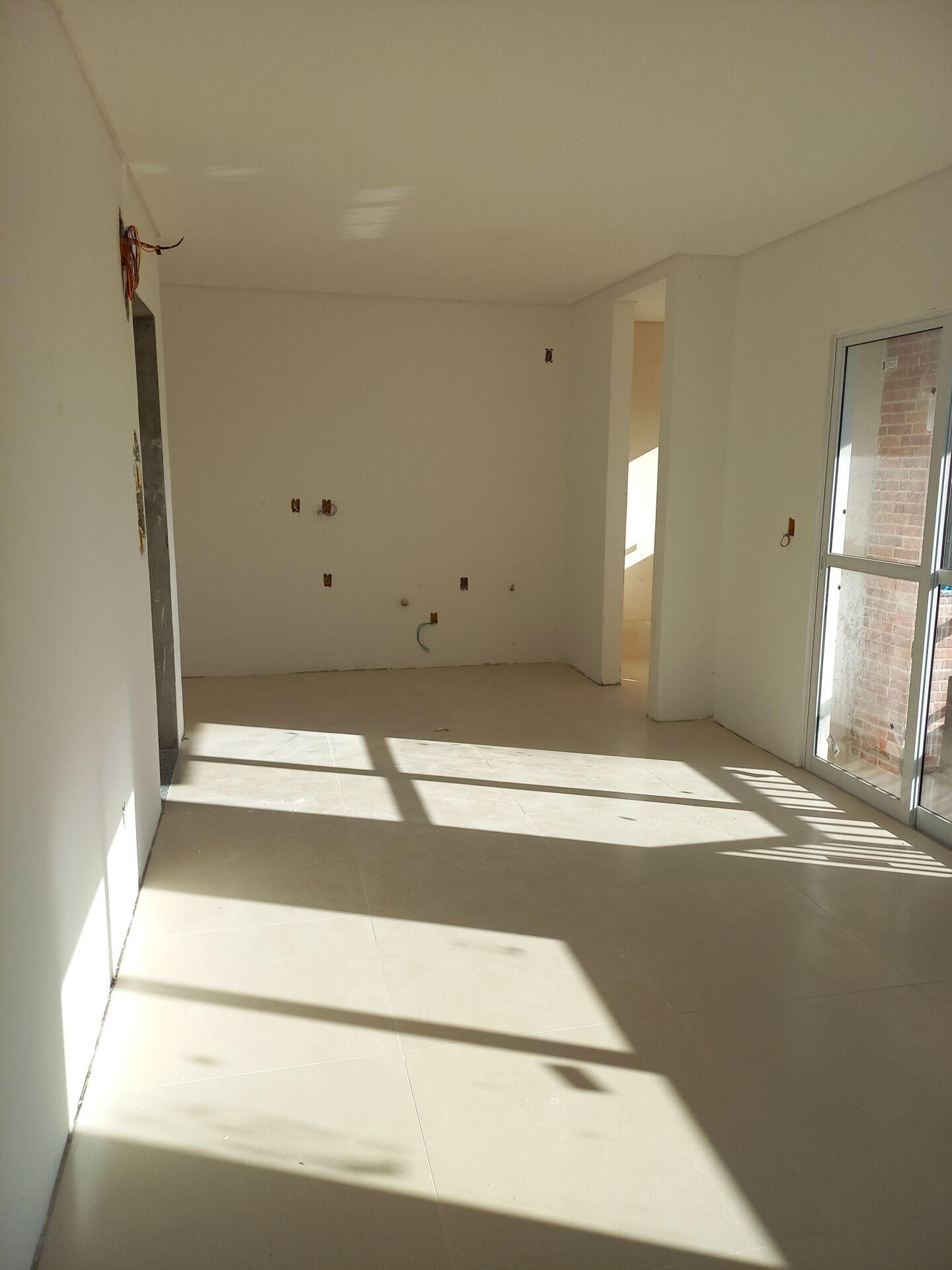 Apartamento à venda com 2 quartos, 64m² - Foto 3