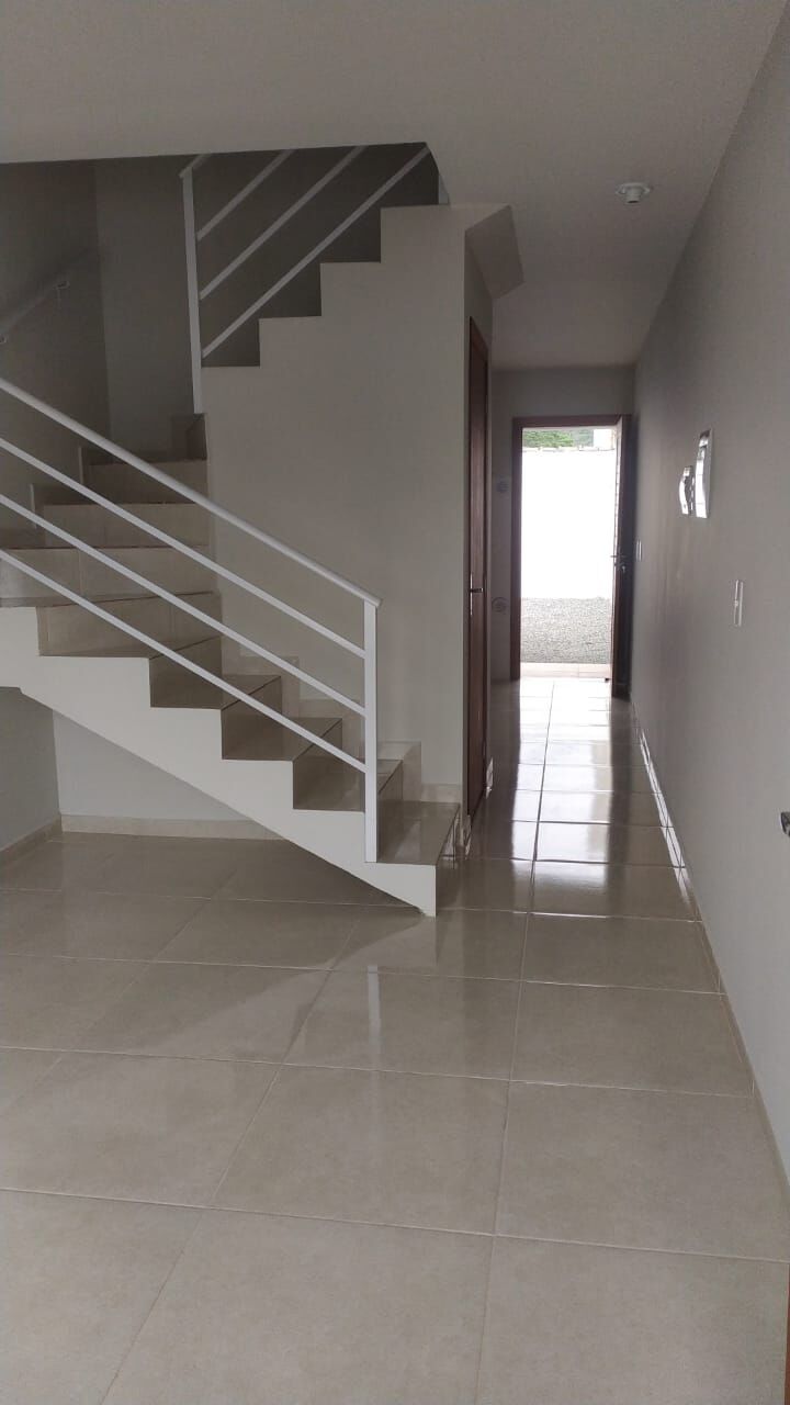 Sobrado à venda com 2 quartos, 64m² - Foto 2