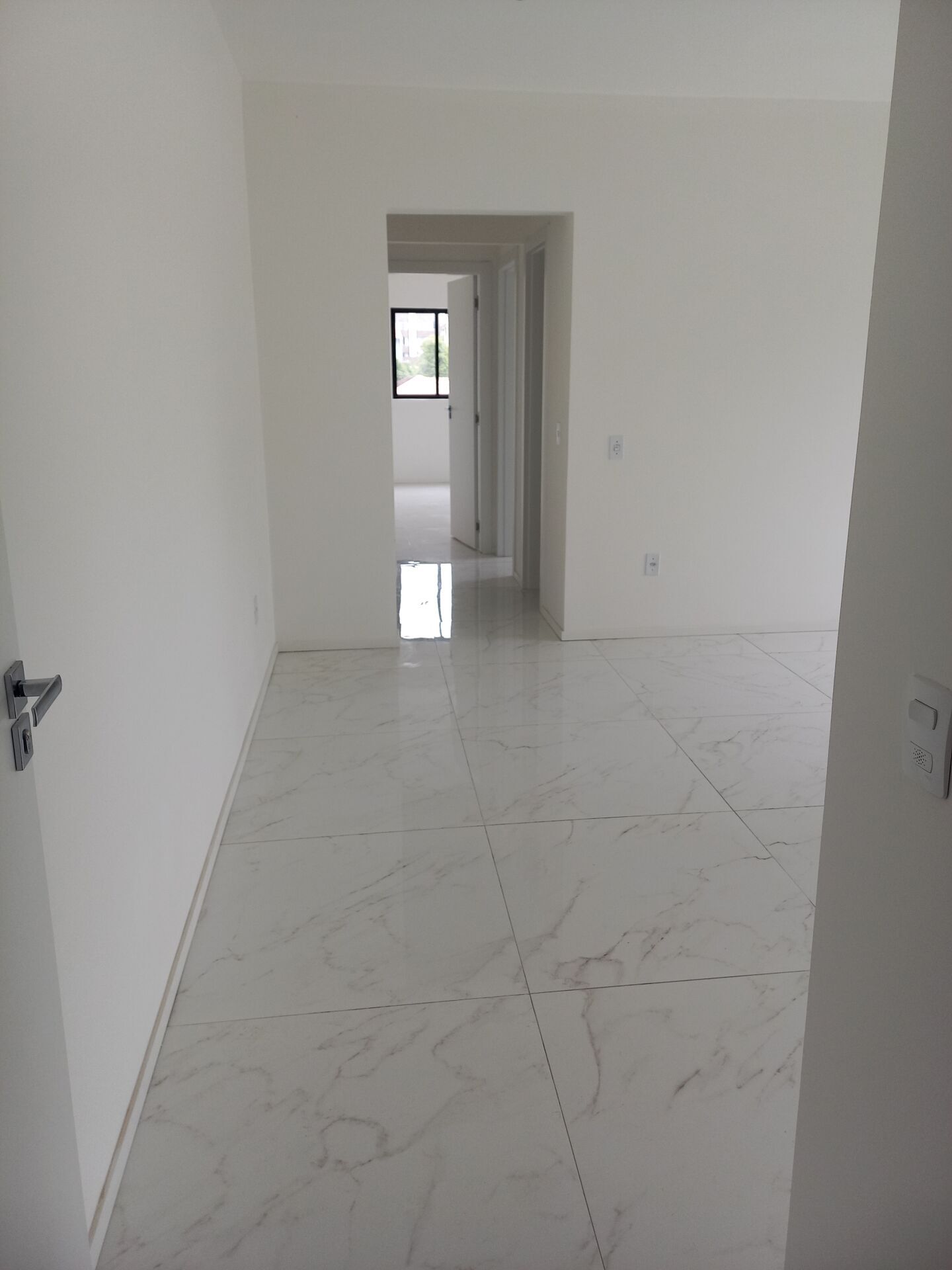 Apartamento à venda com 2 quartos, 61m² - Foto 4