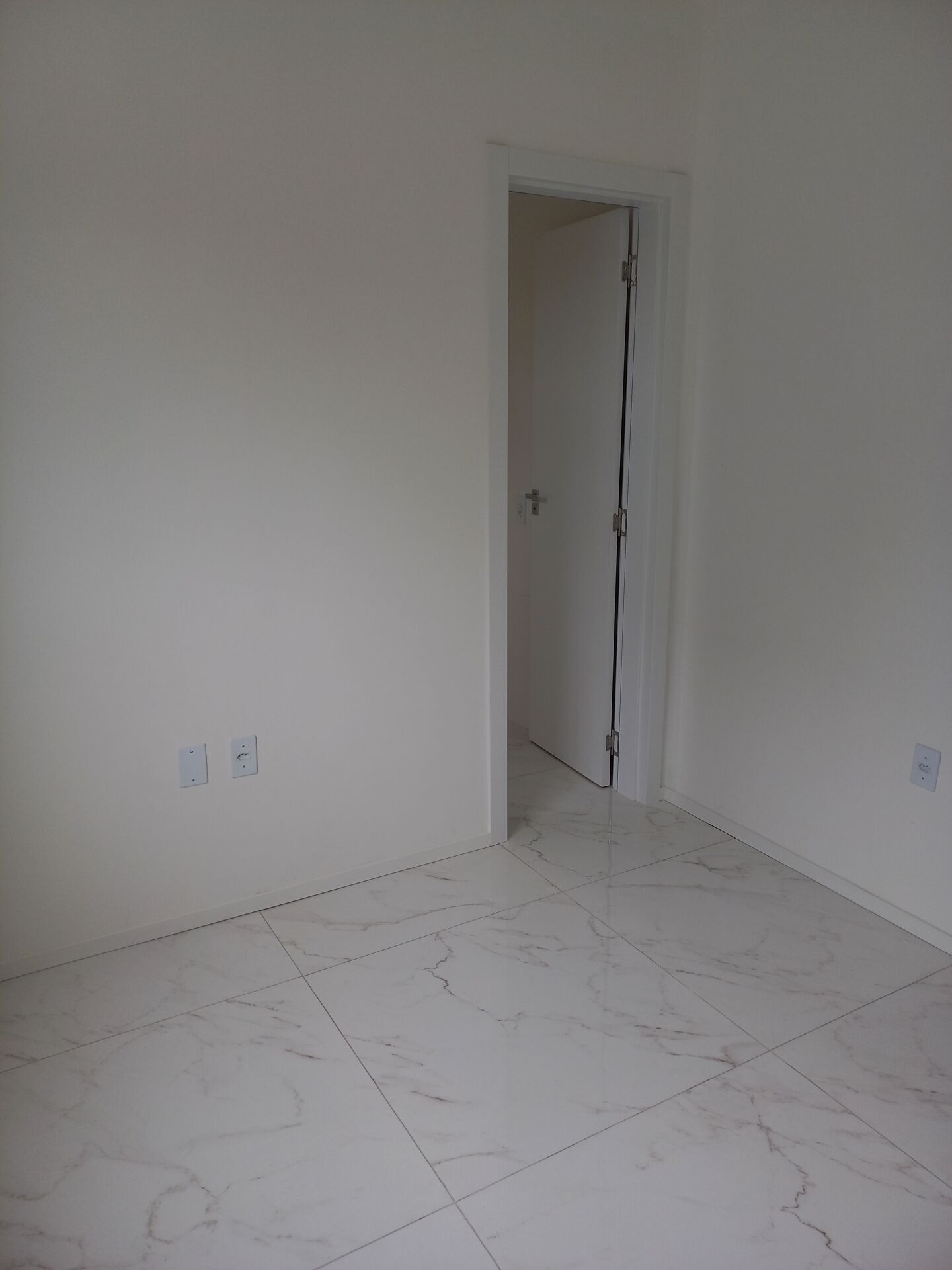 Apartamento à venda com 2 quartos, 61m² - Foto 12