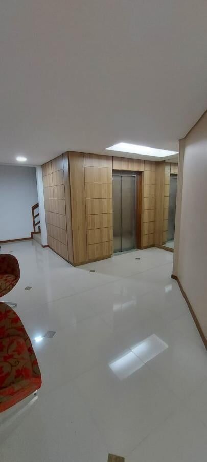 Apartamento à venda com 3 quartos, 90m² - Foto 3