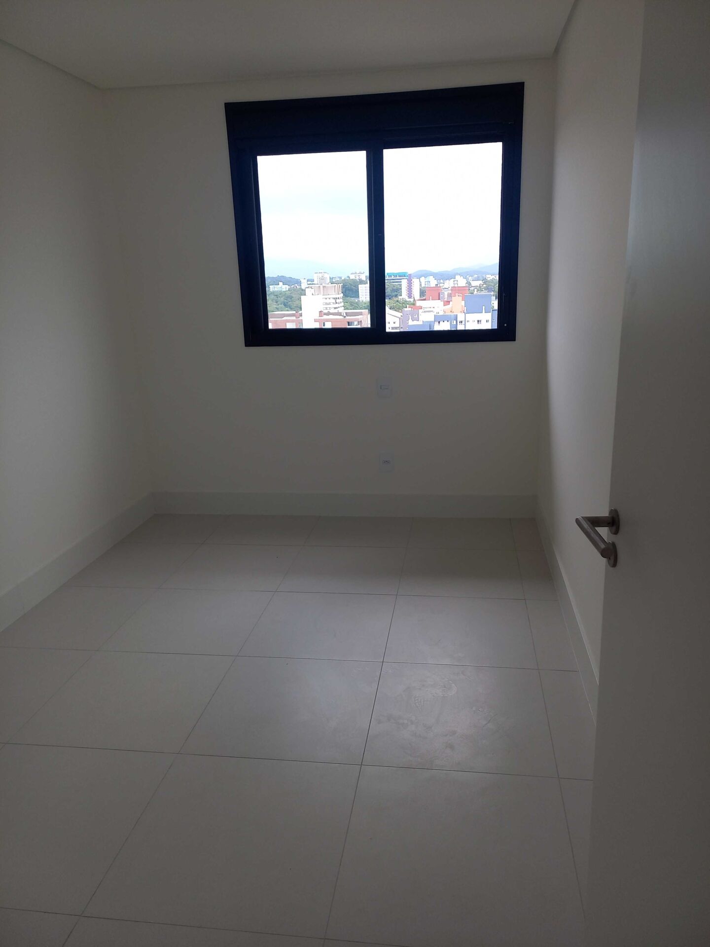 Apartamento à venda com 2 quartos, 75m² - Foto 13