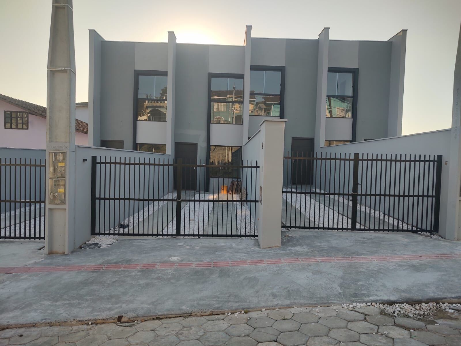 Sobrado à venda com 3 quartos, 94m² - Foto 1