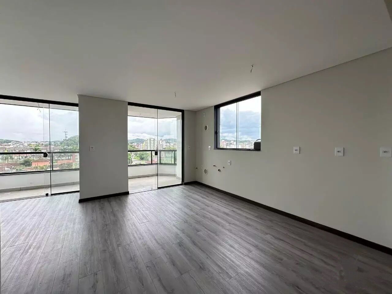 Apartamento à venda com 3 quartos, 110m² - Foto 3