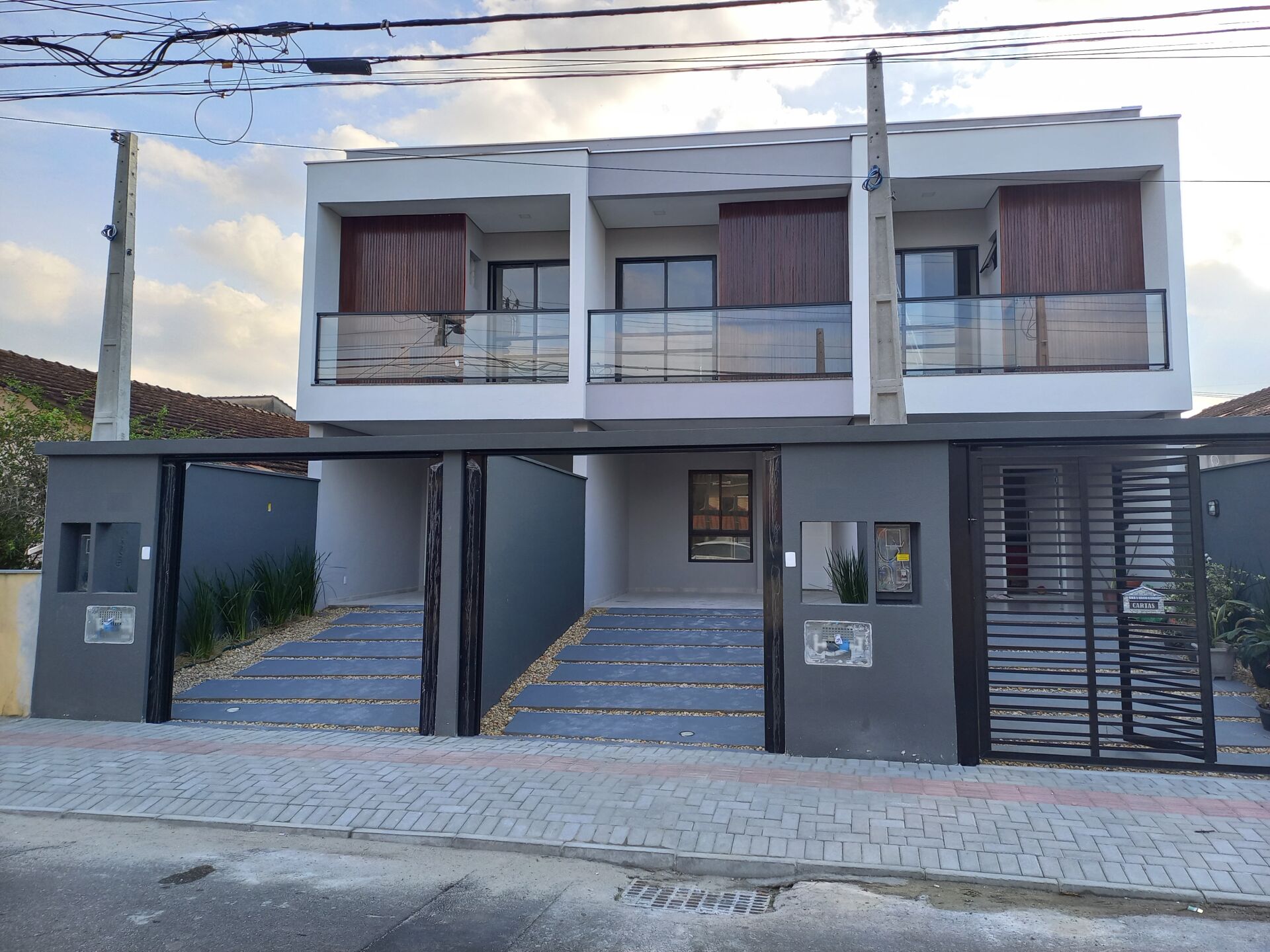 Sobrado à venda com 3 quartos, 107m² - Foto 1