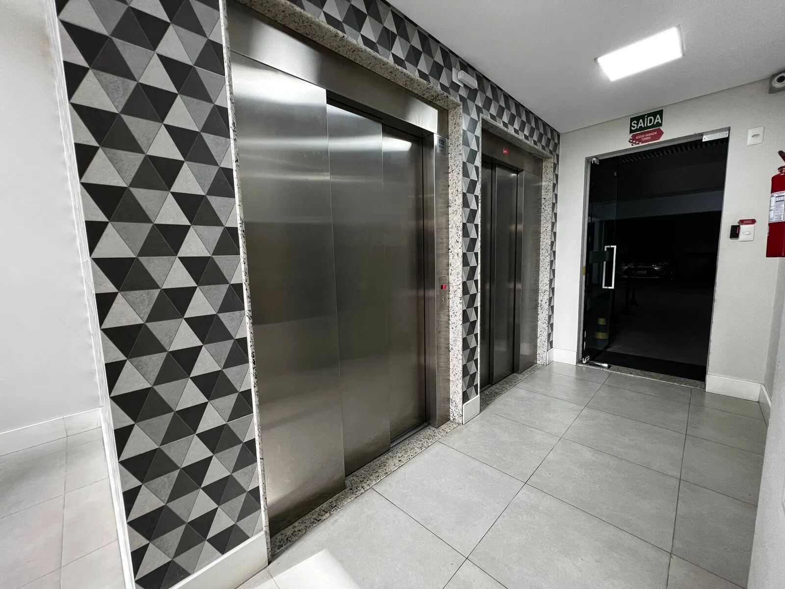 Apartamento à venda com 2 quartos, 72m² - Foto 6