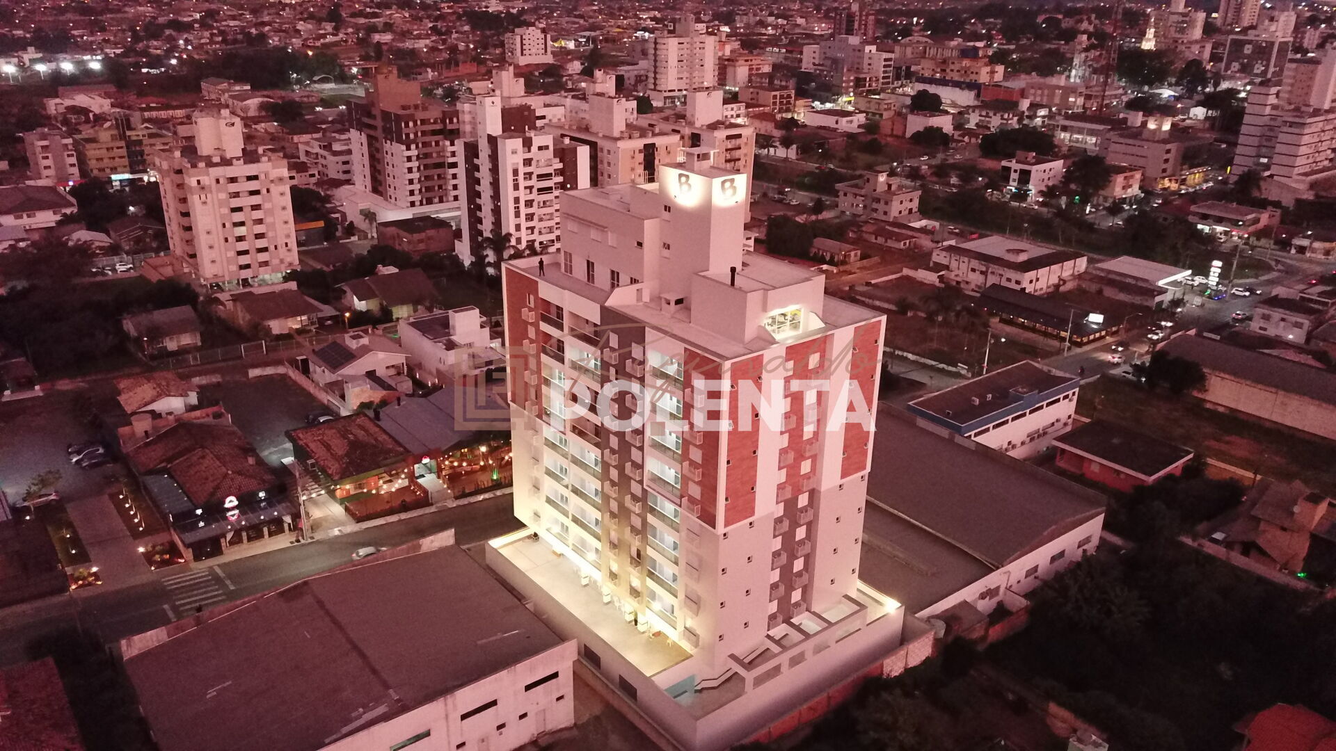 Apartamento à venda com 2 quartos, 69m² - Foto 4