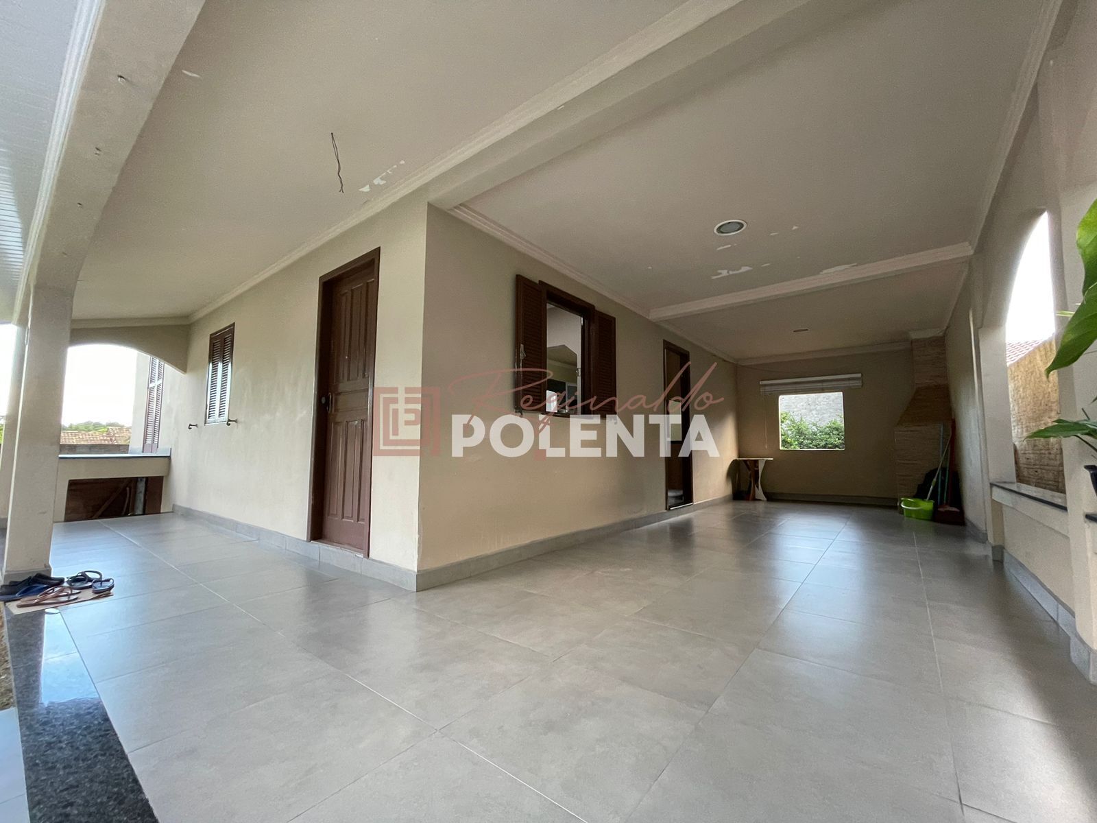 Casa à venda com 3 quartos, 94m² - Foto 2