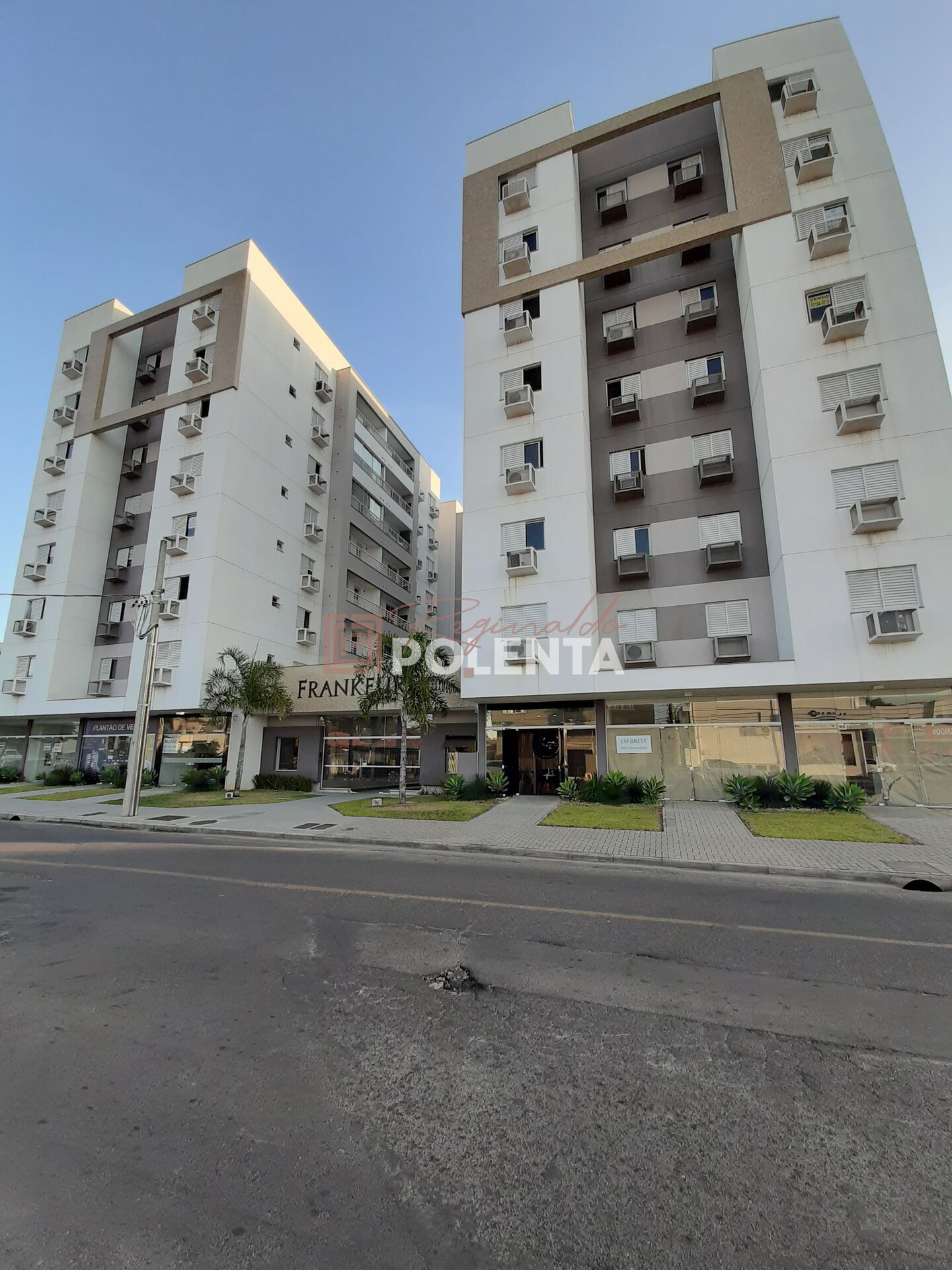 Apartamento à venda com 2 quartos, 63m² - Foto 2