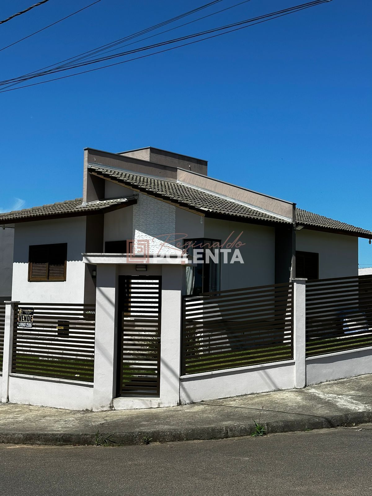 Casa à venda com 2 quartos, 69m² - Foto 3