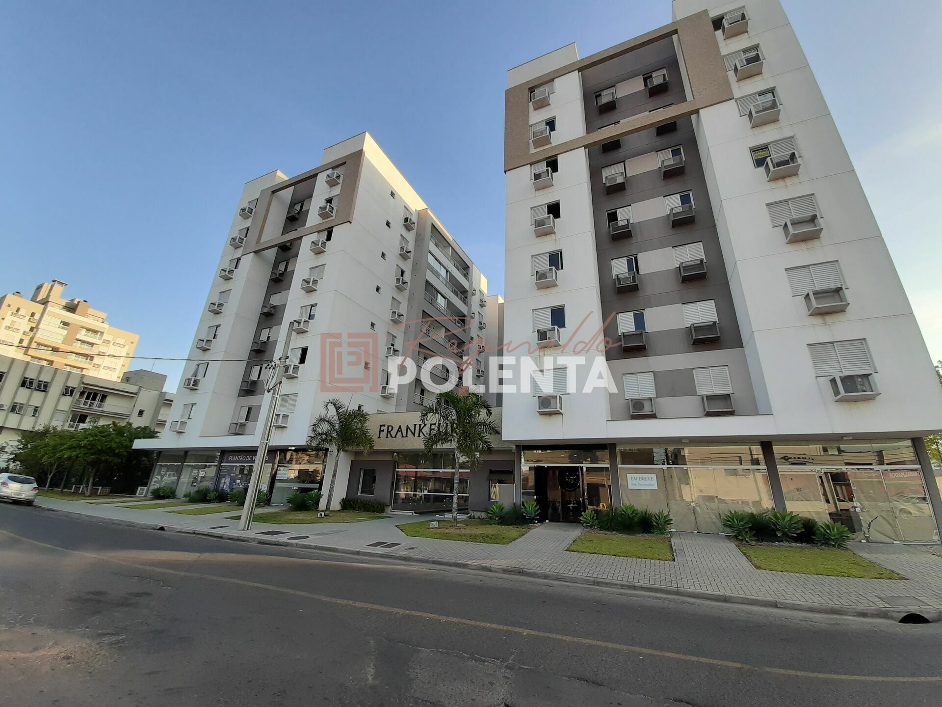 Apartamento à venda com 3 quartos, 74m² - Foto 4