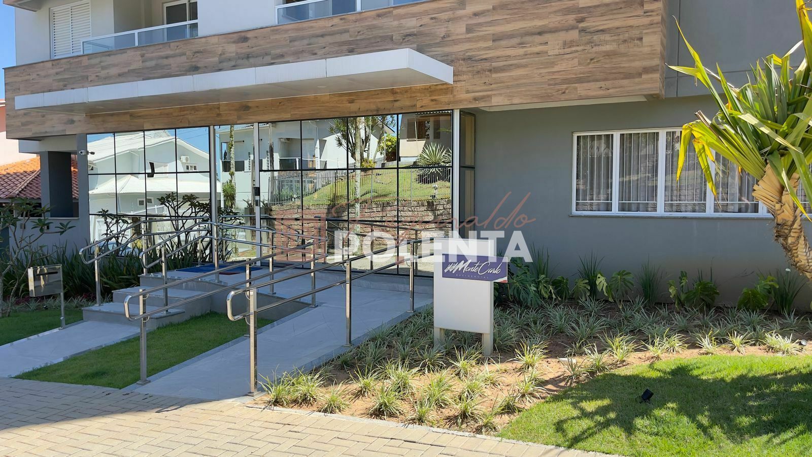 Apartamento à venda com 2 quartos, 68m² - Foto 2