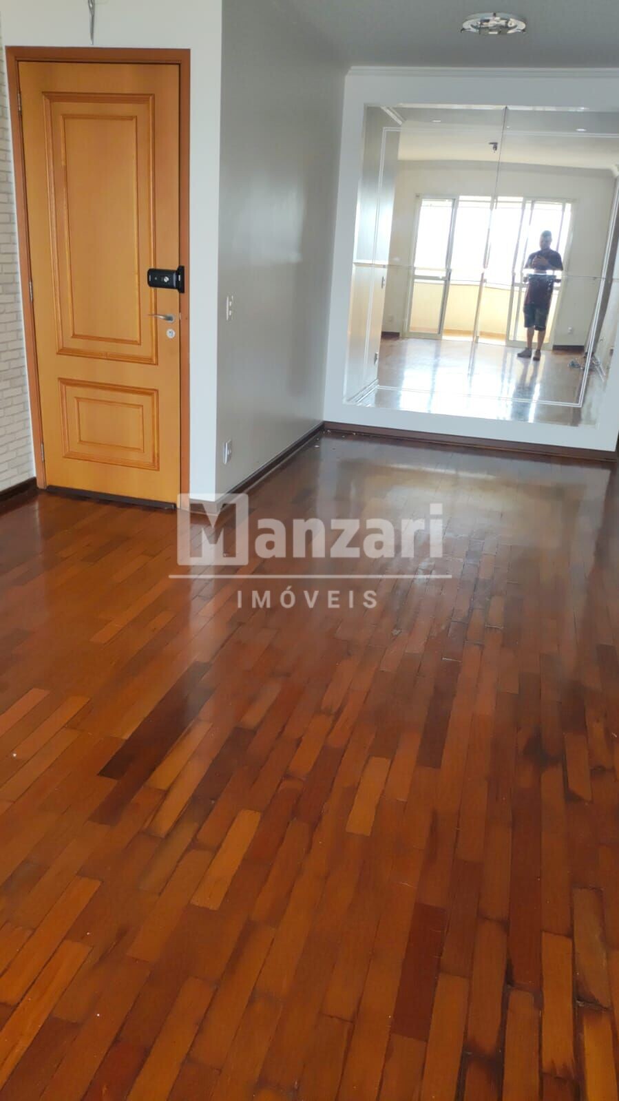 Apartamento à venda com 3 quartos, 152m² - Foto 2