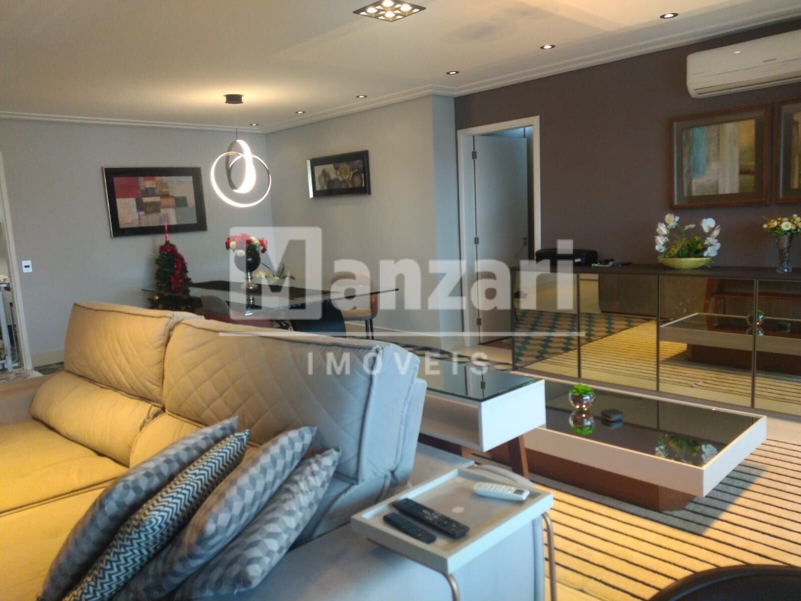 Apartamento à venda com 4 quartos, 189m² - Foto 2