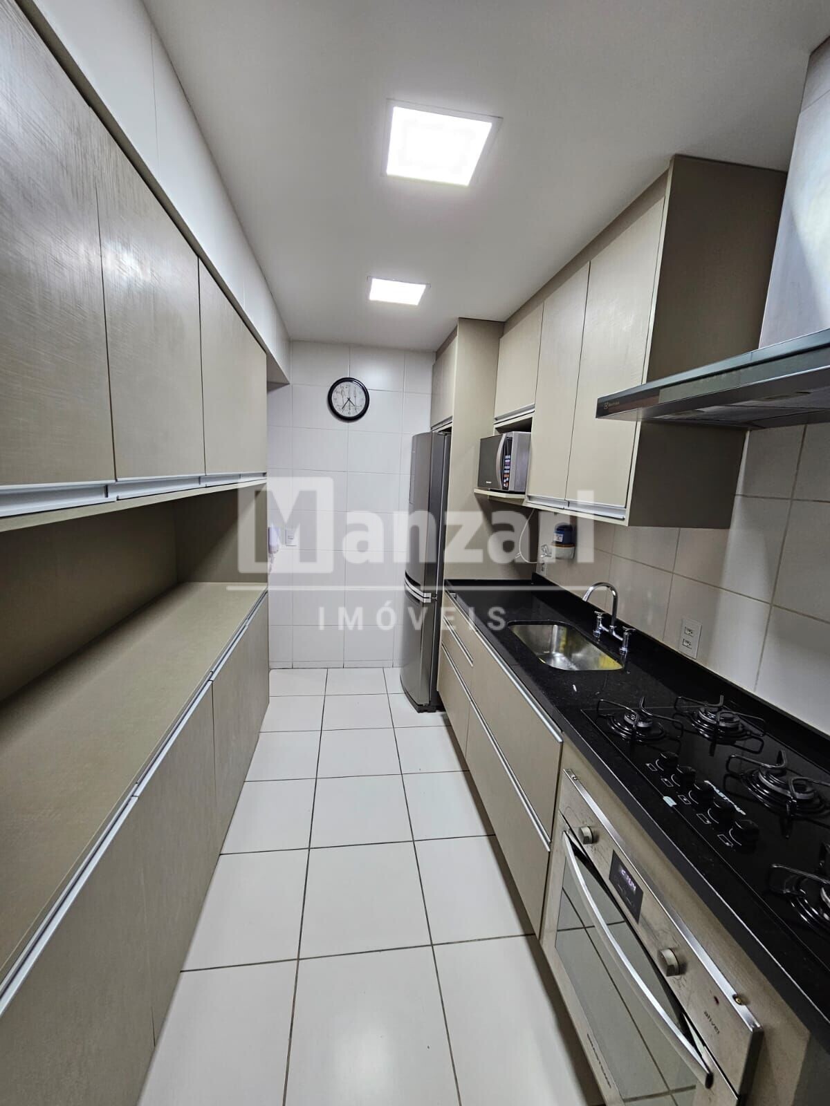 Apartamento à venda com 2 quartos, 90m² - Foto 25