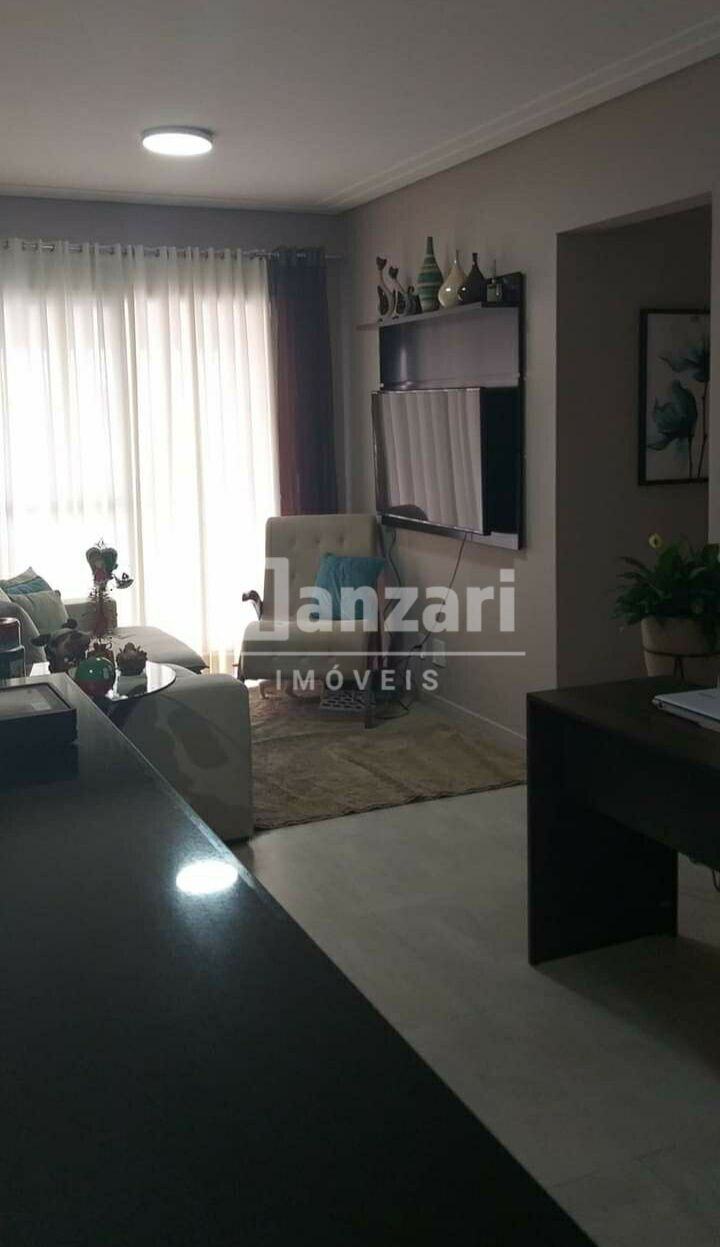 Apartamento à venda com 3 quartos, 80m² - Foto 1