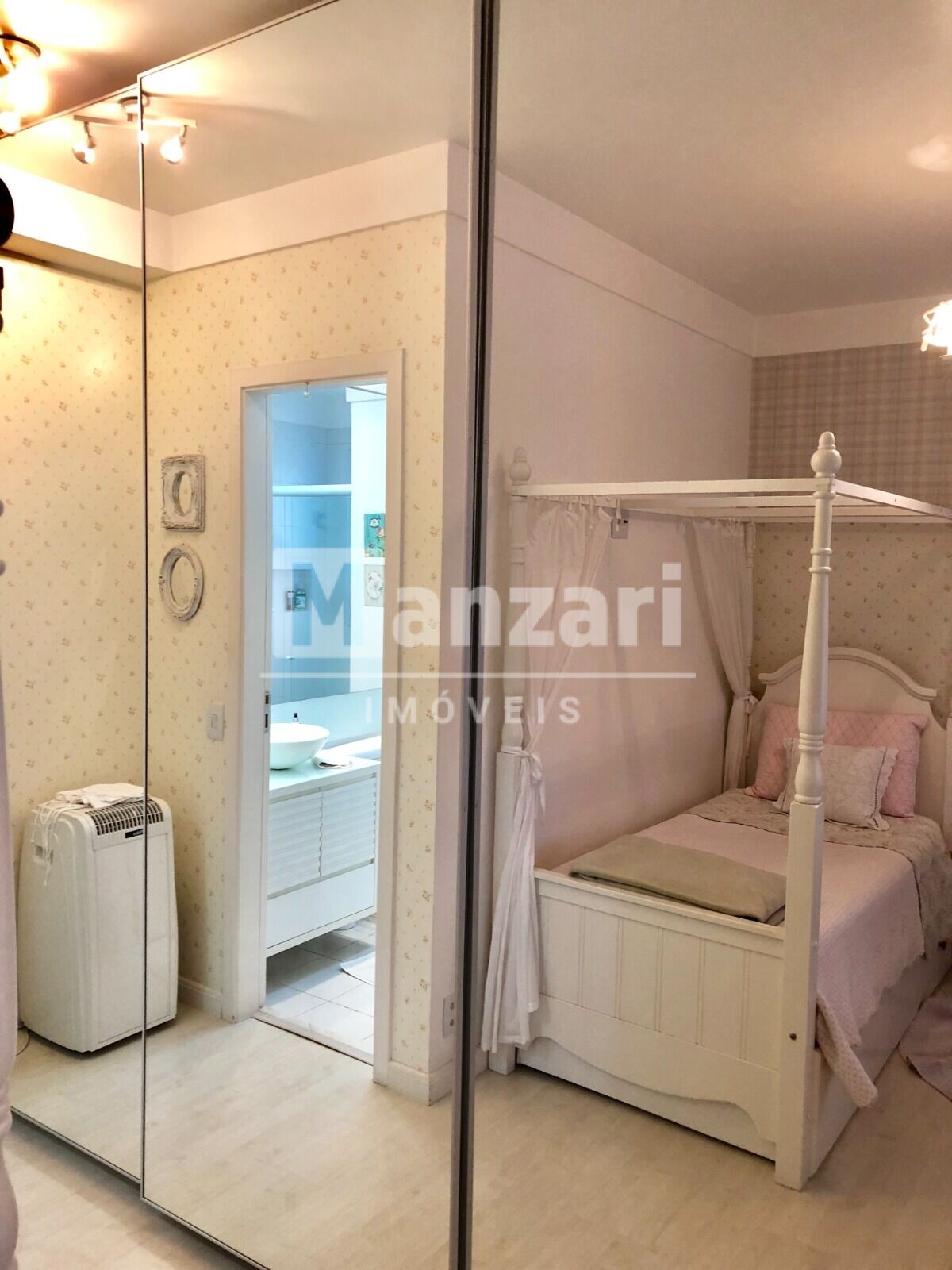 Apartamento à venda com 3 quartos, 146m² - Foto 9