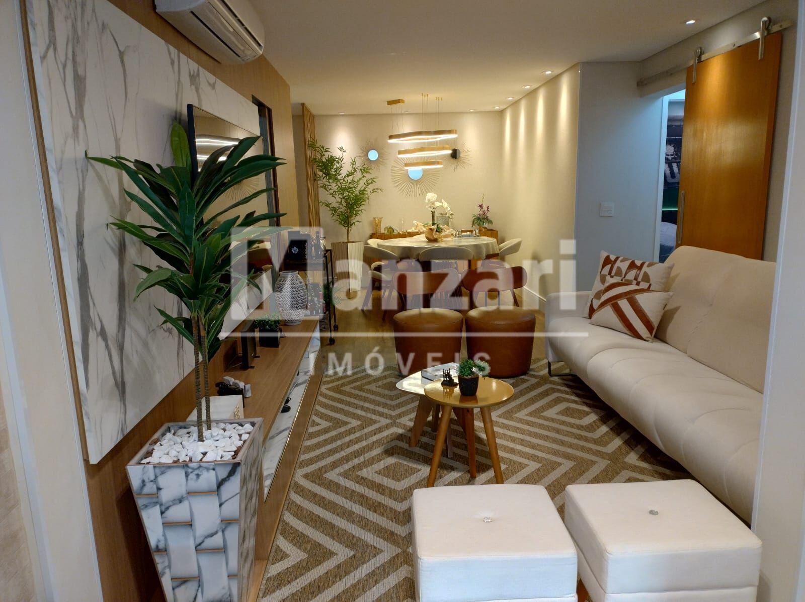 Apartamento à venda com 3 quartos, 107m² - Foto 2