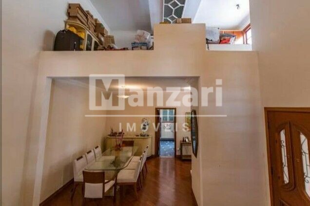 Casa à venda com 3 quartos, 220m² - Foto 11