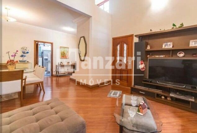 Casa à venda com 3 quartos, 220m² - Foto 2