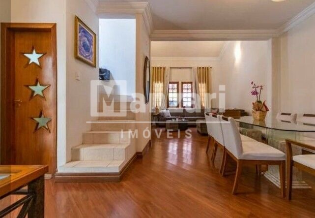 Casa à venda com 3 quartos, 220m² - Foto 5