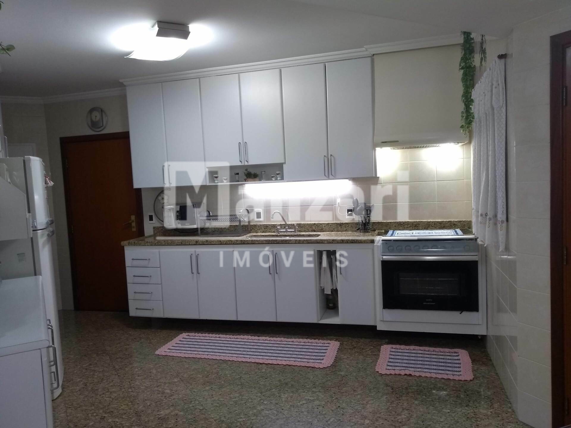 Apartamento à venda com 3 quartos, 207m² - Foto 12