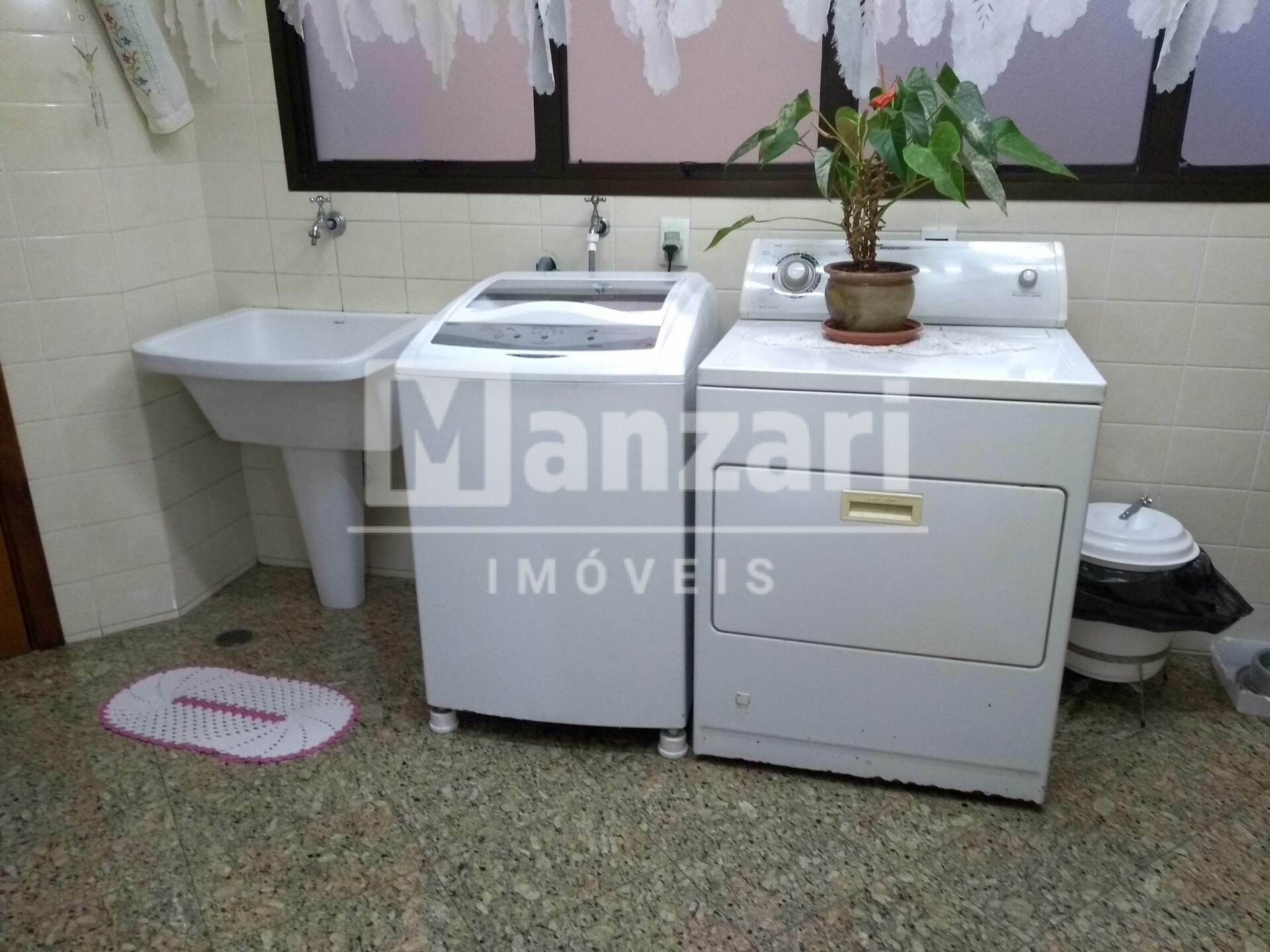 Apartamento à venda com 3 quartos, 207m² - Foto 13