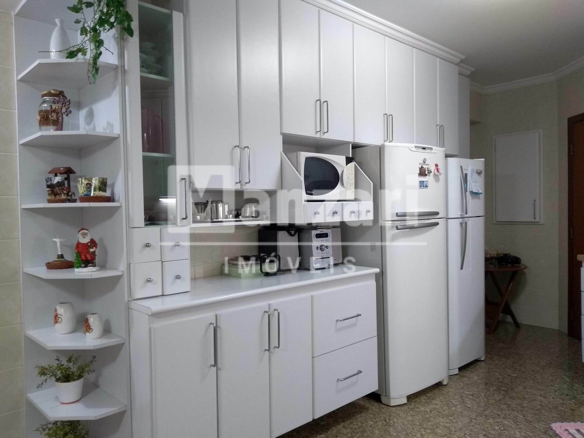 Apartamento à venda com 3 quartos, 207m² - Foto 11