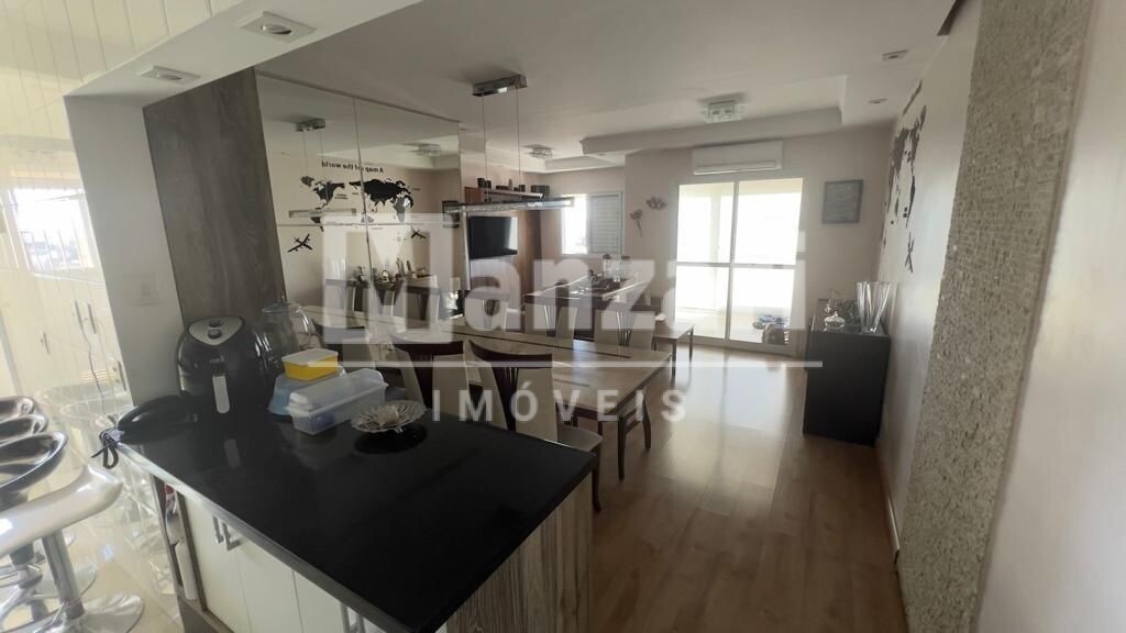 Apartamento à venda com 3 quartos, 77m² - Foto 1