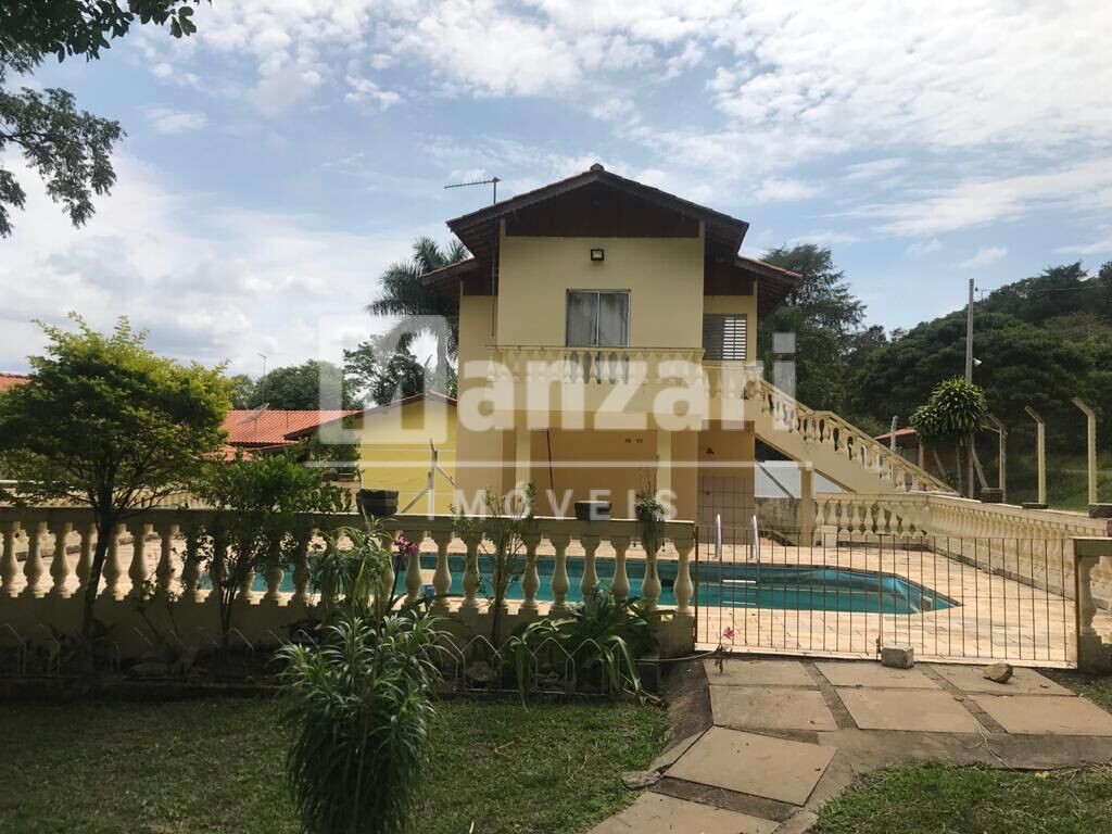 Fazenda à venda com 6 quartos, 2500m² - Foto 1