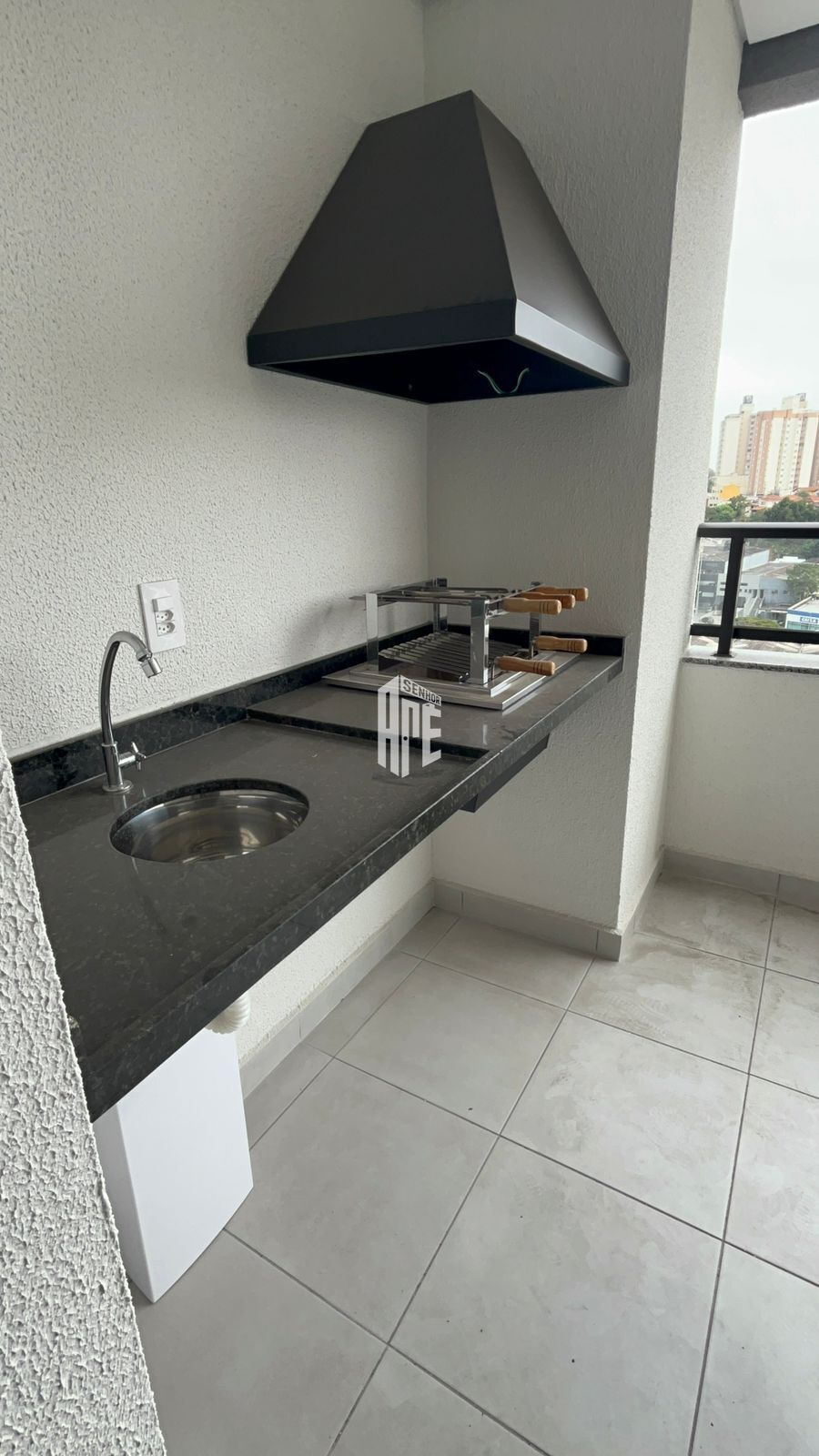 Apartamento à venda com 2 quartos, 75m² - Foto 4