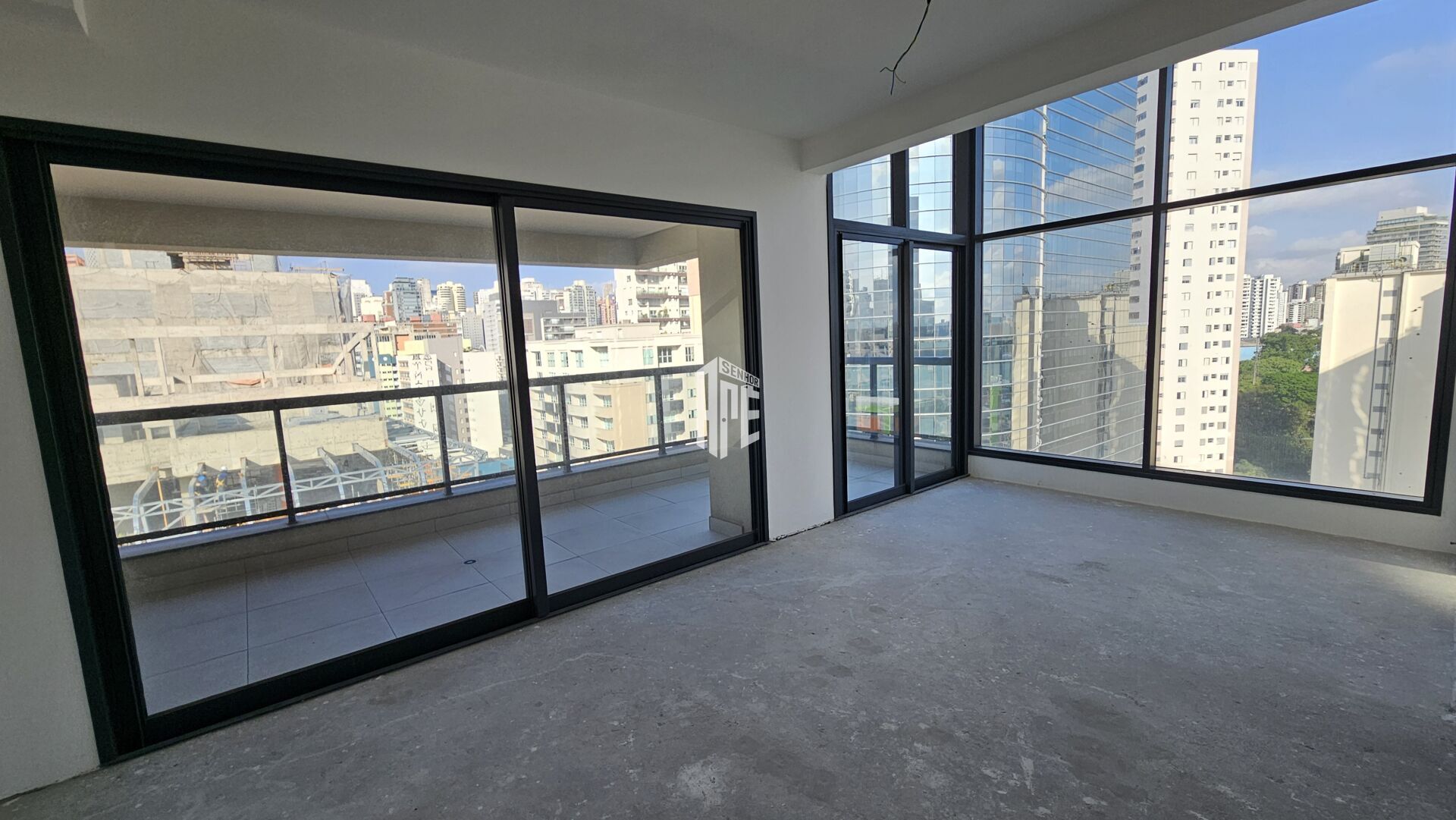 Apartamento à venda com 3 quartos, 127m² - Foto 2