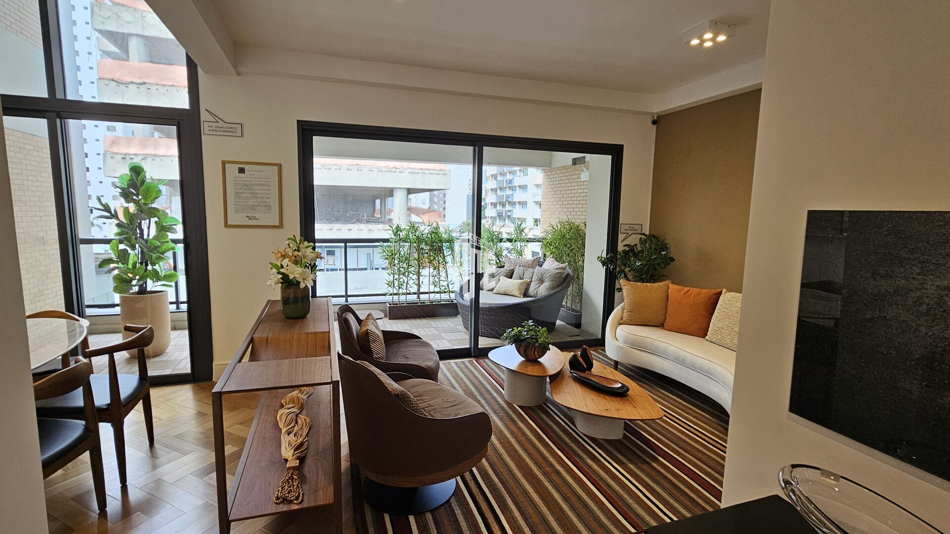 Apartamento à venda com 3 quartos, 127m² - Foto 10