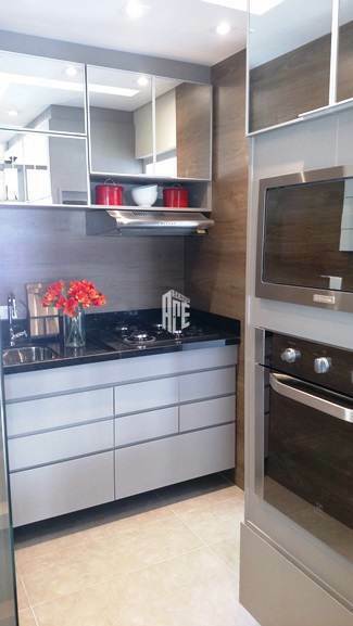 Apartamento à venda com 2 quartos, 67m² - Foto 2