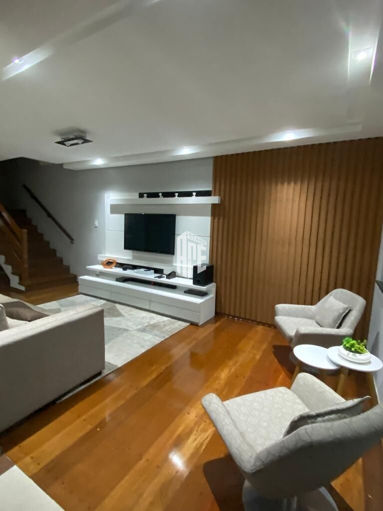 Casa, 4 quartos, 380 m² - Foto 1