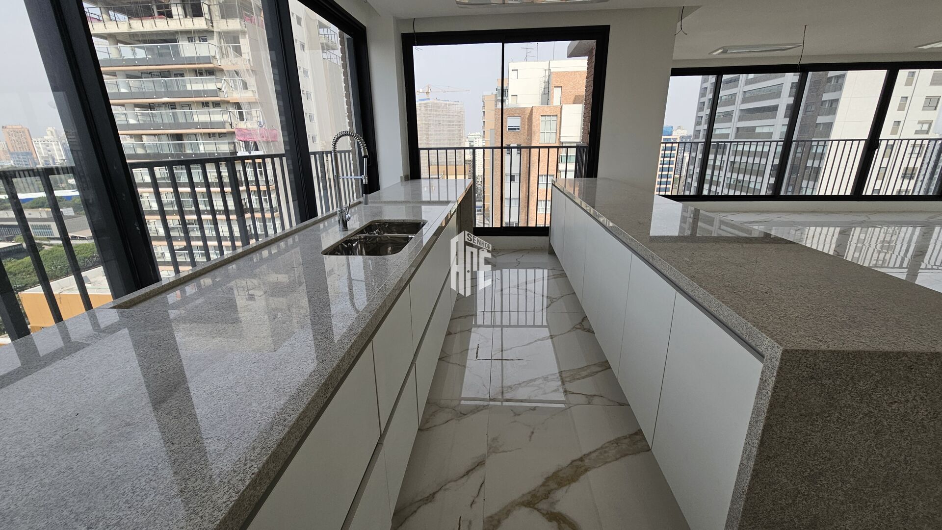 Apartamento à venda com 4 quartos, 375m² - Foto 16