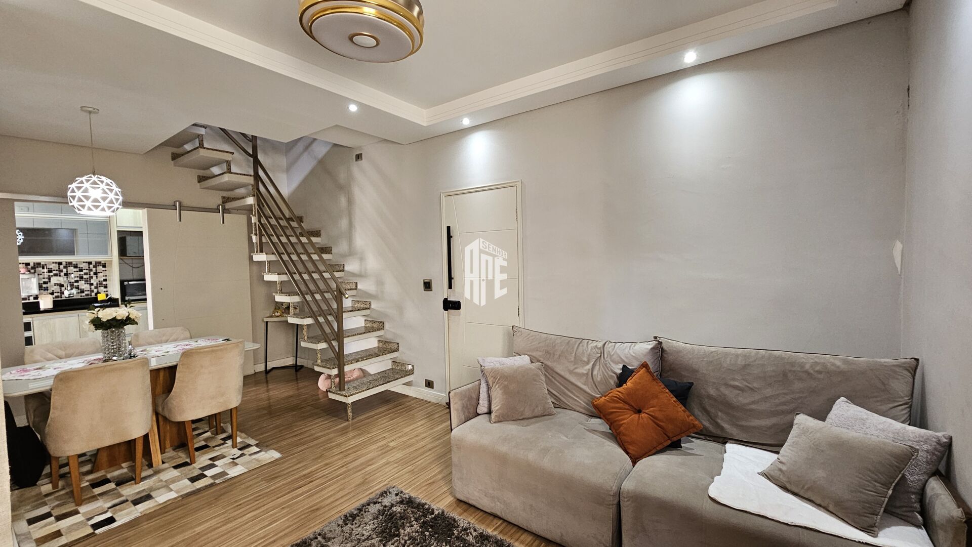 Apartamento à venda com 3 quartos, 160m² - Foto 2