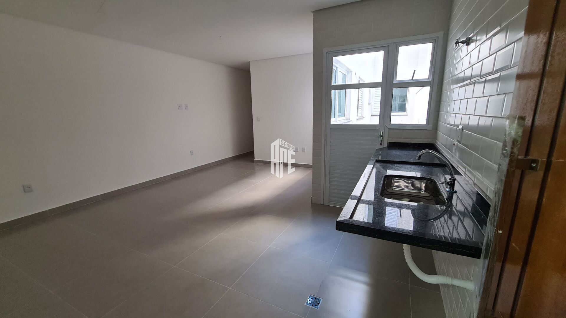 Apartamento à venda com 3 quartos, 74m² - Foto 2